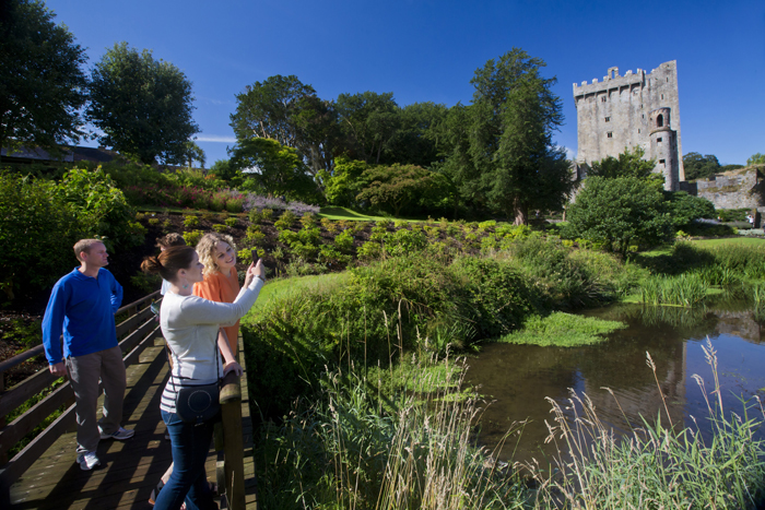 Visitors-to-Blarney-Castle-.jpg